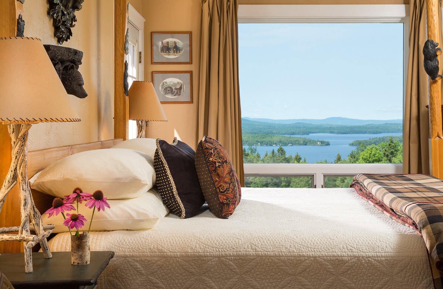 Beautifully Remodeled Bear Room :: Luxury Maine B&B