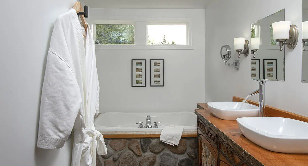 Allagash Guest Room bath